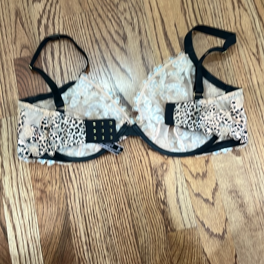 VS Leopard Print Floral Lace Unlined Bra - Picture 9 of 9